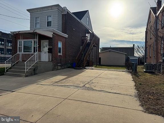 3rd image of 548 Hellerman St