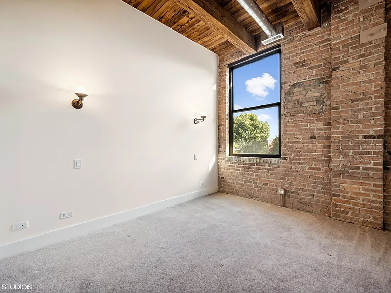 1600 S Jefferson St #302 — Photo 10