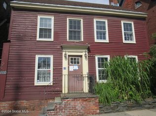 27 N Ferry St, Schenectady, NY 12305
