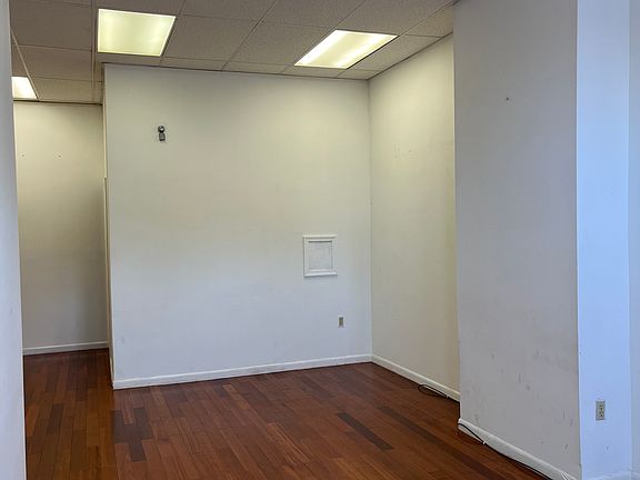 2nd image of 1803 S Broad St Floor 1