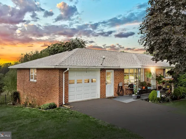 240 N Main St, York New Salem, PA 17371