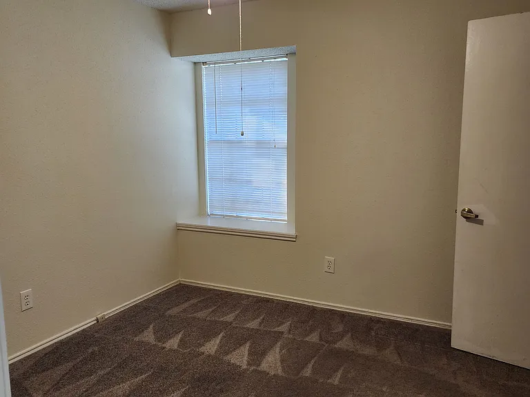 3618 Lake Sunset Ct — Photo 18
