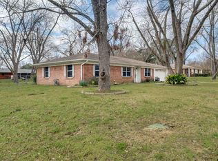 128 Clearview Dr, Palestine, TX 75803