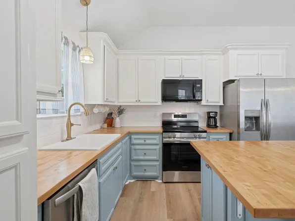 3202 Glen Forest Rd, Montgomery, TX 77356