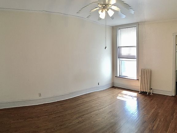 4th image of 5752 N Winthrop Ave