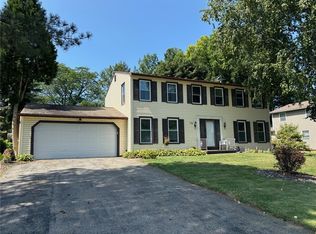 115 Orchard Creek Cir, Rochester, NY 14612