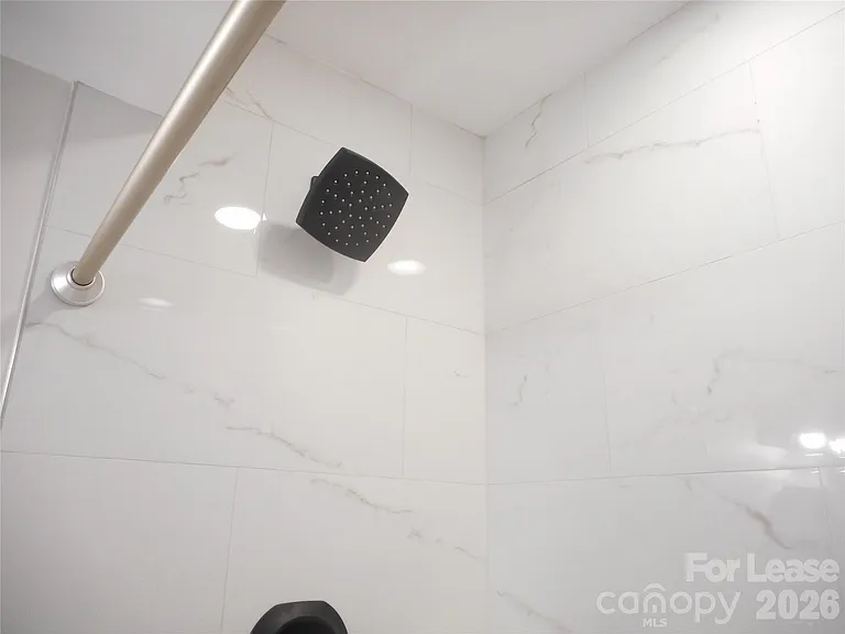 7556 Thorncliff Dr — Photo 10