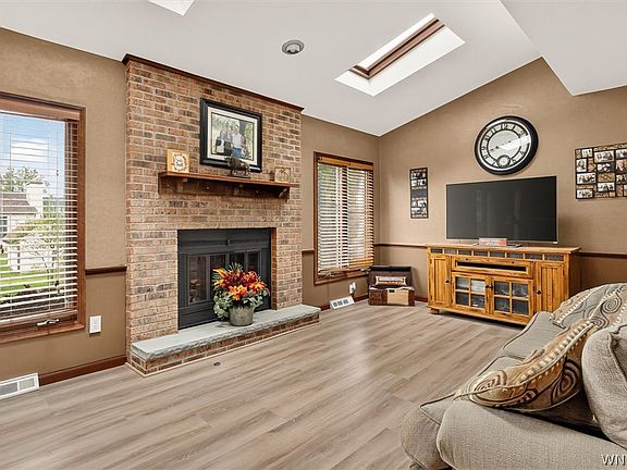 4th image of 71 Pheasant Run Ln