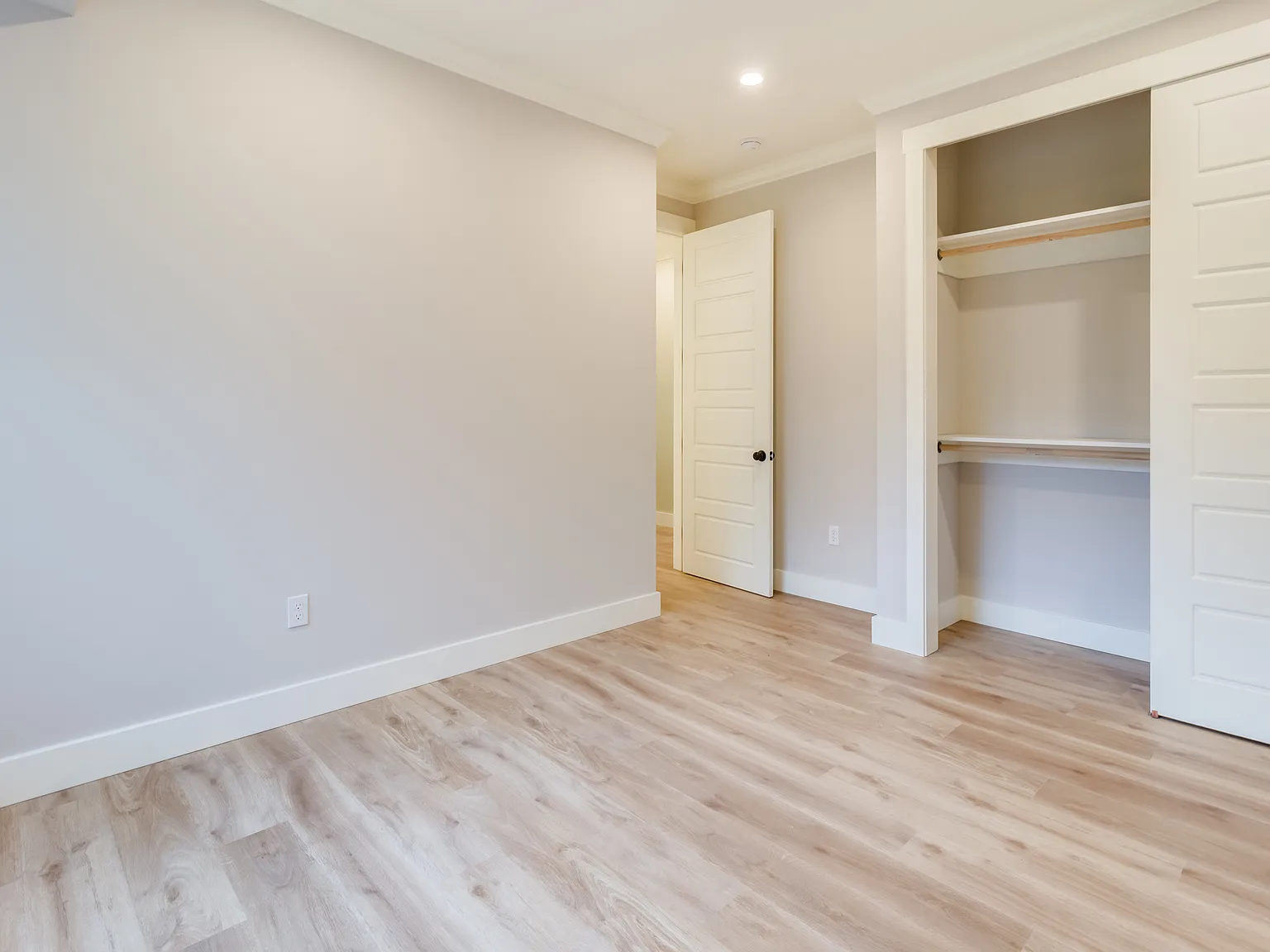 3 bed, 800 sqft, $945 — Photo 4