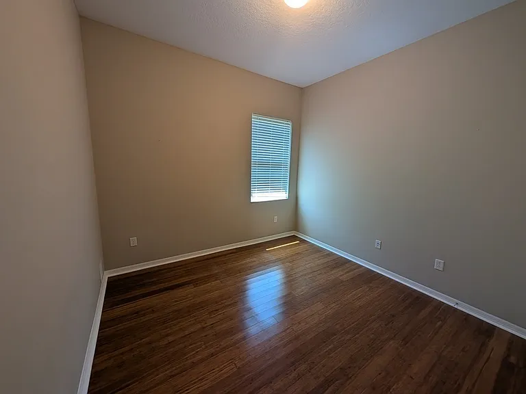 7730 Crescent Palm Dr — Photo 3