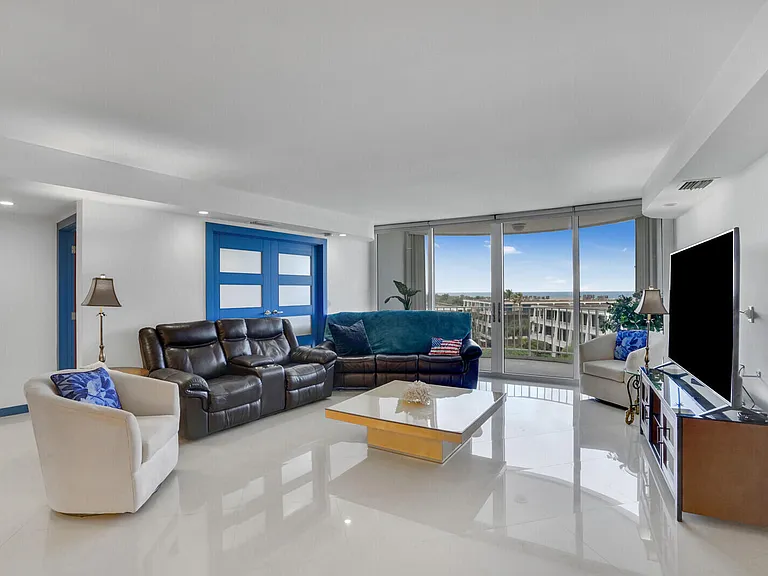 2295 S Ocean Blvd #619 — Photo 4