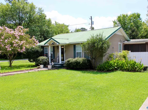 1103 Gray Rd, Gadsden, AL 35903