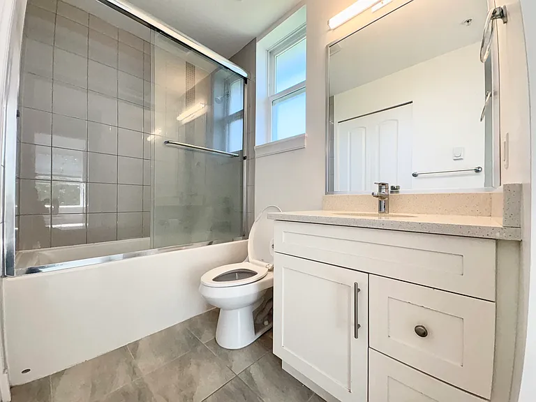 8183 121a St #320 — Photo 8