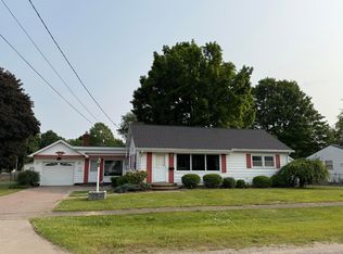 308 Strait Ct, Jonesville, MI 49250