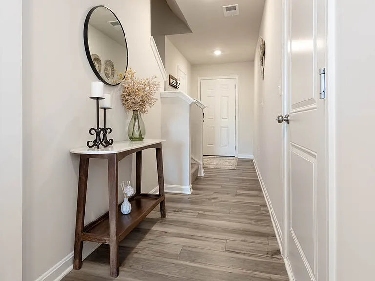 525 Seeback Dr — Photo 16