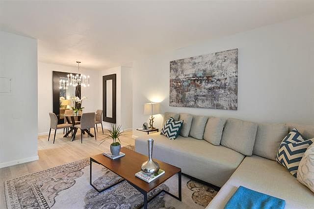 1st image of 415 Piccadilly Pl