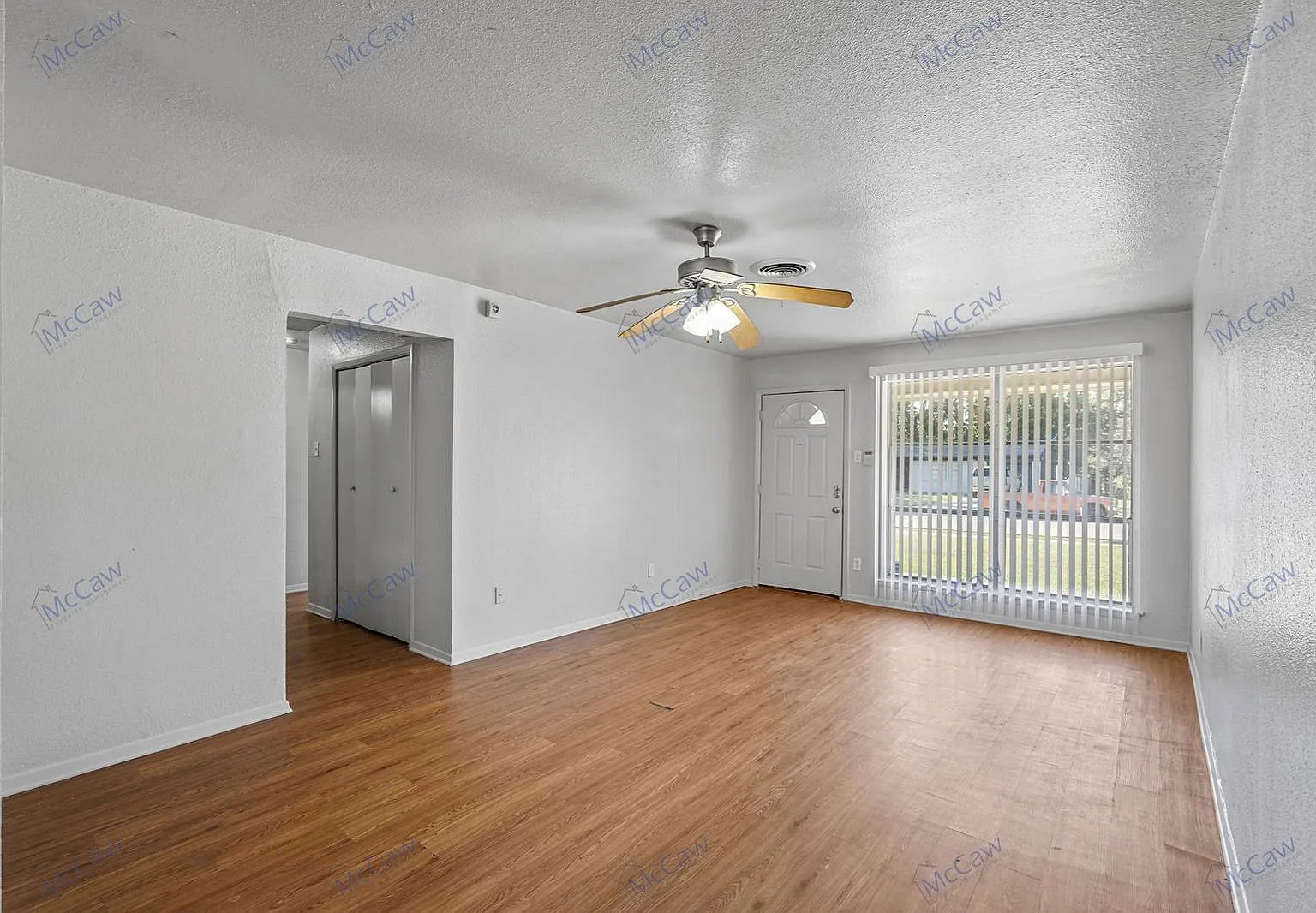 3 bed, 1.5 bath, 1108 sqft, $1,650 — Photo 3