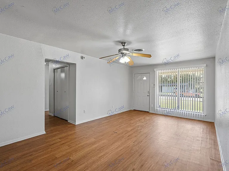 3204 Caribbean Dr — Photo 3