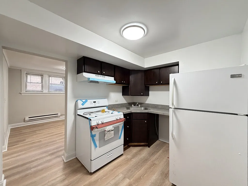 2919 W George St — Photo 2