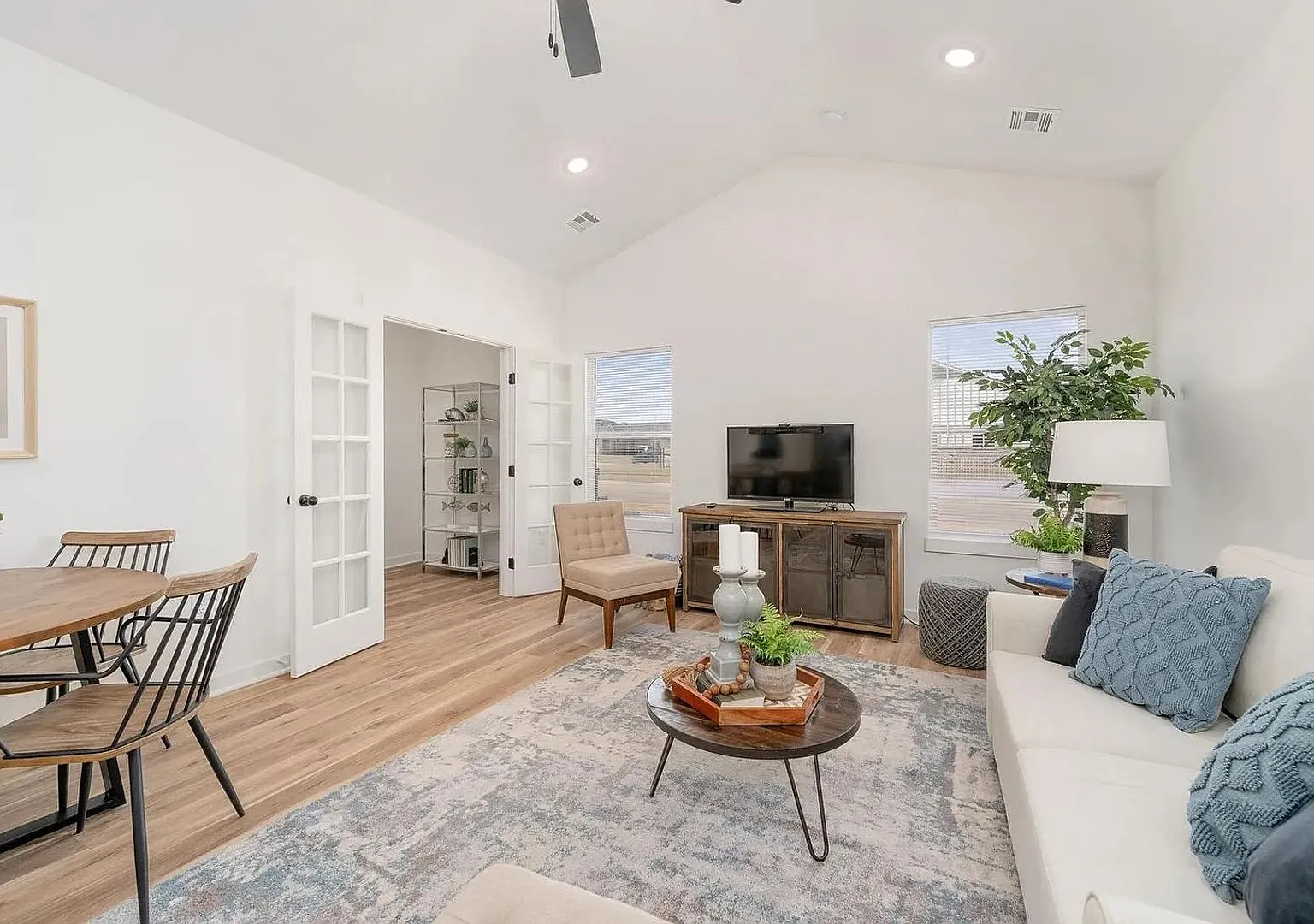 Gorgeous 3 Bedroom Townhome!! Goddard, KS! — Photo 4