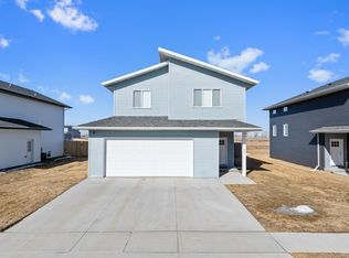 505 Downing St, Surrey, ND 58785