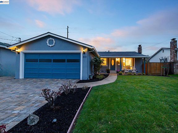 3rd image of 833 El Rancho Dr