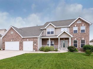 33 Grove Pass Ct, Saint Charles, MO 63304
