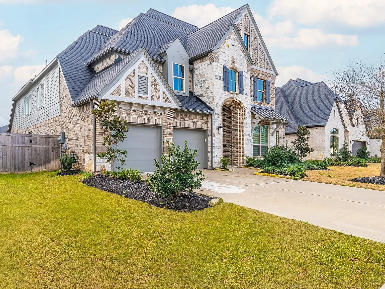 4 bed, 4.0 bath, 3498 sqft, $3,800 — Photo 1