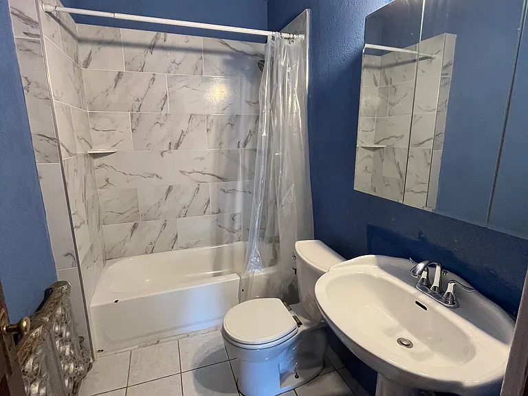 1006 Albany St #2 — Photo 6