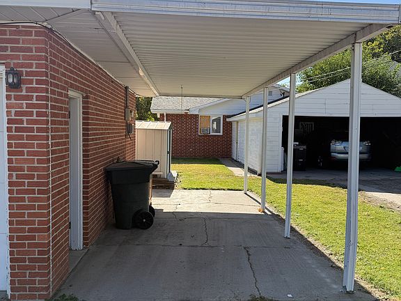2nd image of 218 James Ave