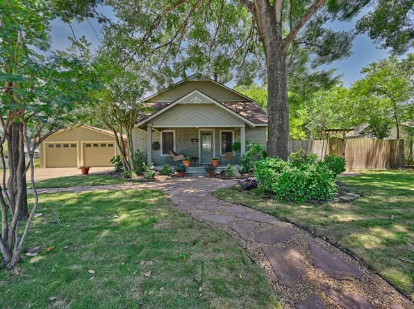 1026 Atchison St, Sealy, TX 77474