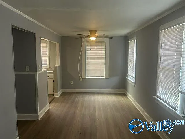 806 Russell St NE — Photo 2