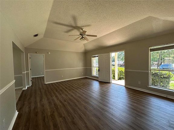 3rd image of 6626 Woodside Ct E