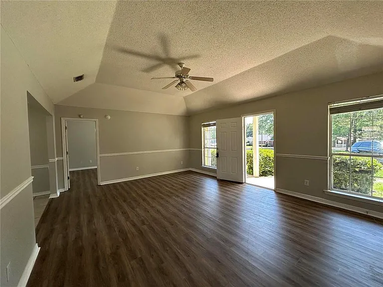 6626 Woodside Ct E — Photo 3