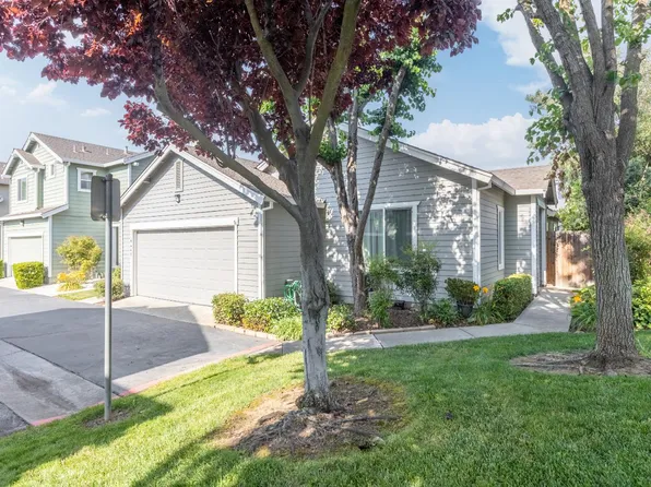 6465 Laguna Mirage Ln, Elk Grove, CA 95758