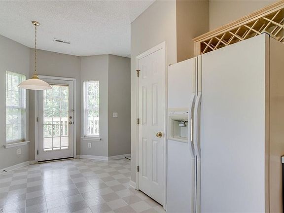 5th image of 4 Catalpa Cir