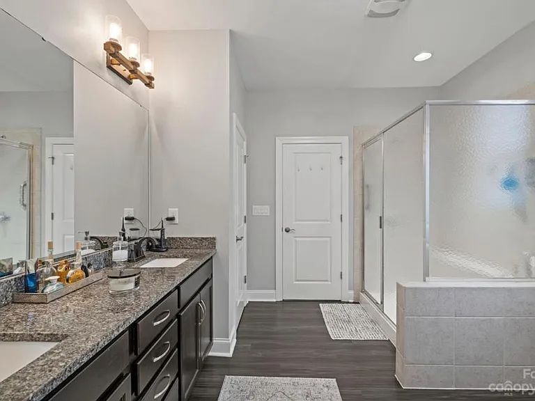 1003 Angora Ct — Photo 34