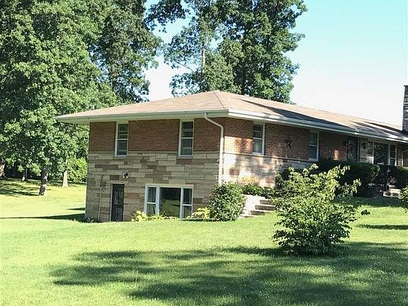 3rd image of 6170 Woodland Dr