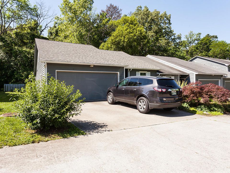 1st image of 10460 Laura Lee Ln