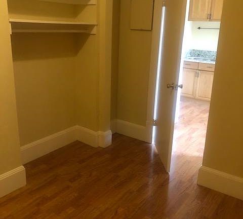 5th image of 563 22nd St