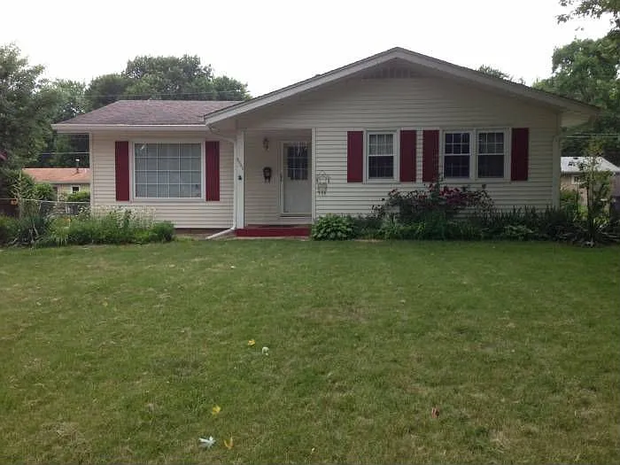 2628 Holly Dr photo 1