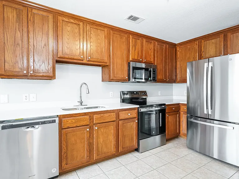 908 Chase Ln — Photo 8