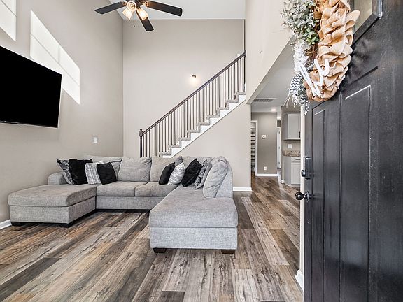 5th image of 140 Waterwheel Cir