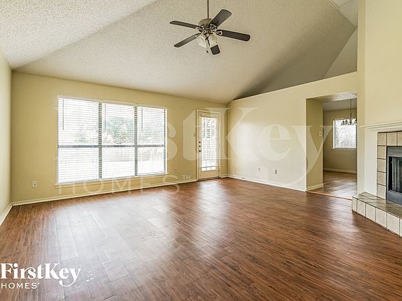 3rd image of 3305 Country Creek Ln