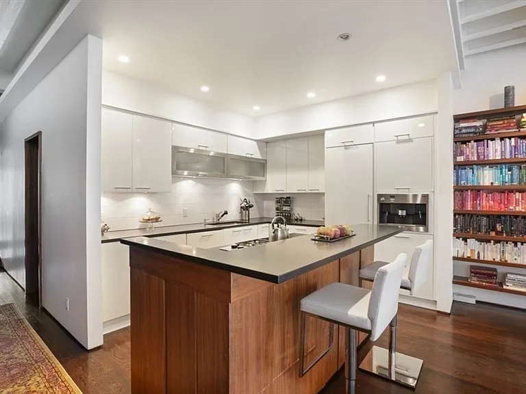 132 Commonwealth Ave #Penthouse 9 — Photo 9
