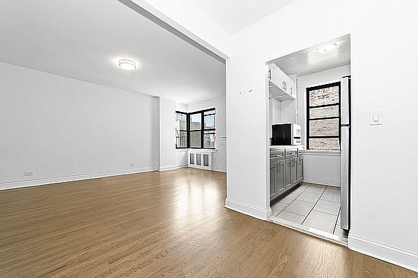 1st image of 711 W End Ave APT 6LS