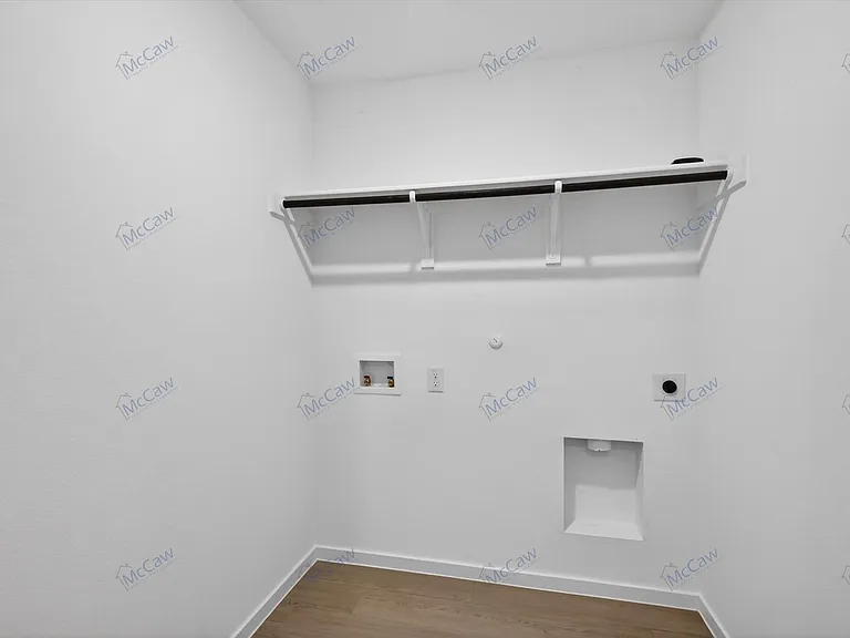 639 Montclair Ave — Photo 15