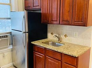 30-38 14th St #2R, Astoria, NY 11102