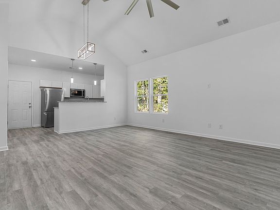 5th image of 104 Kelsey St