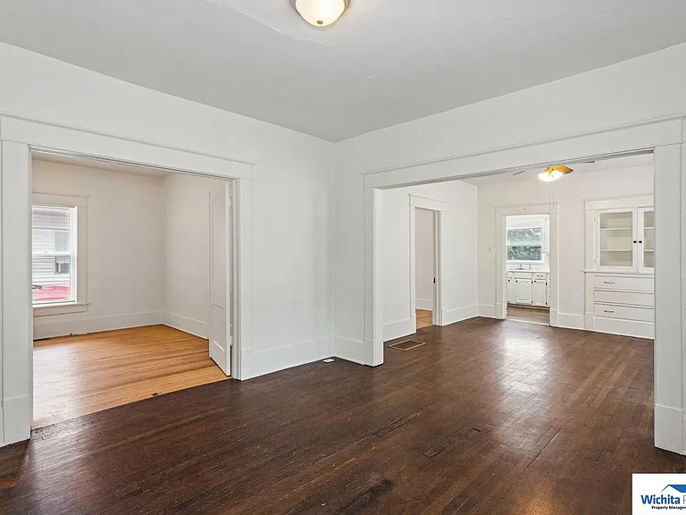 224 N Elizabeth St — Photo 2